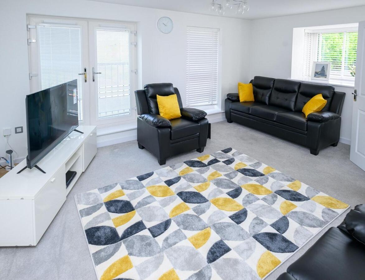 Luxury 5 Bedroom House With Parking Chatham  Exteriör bild