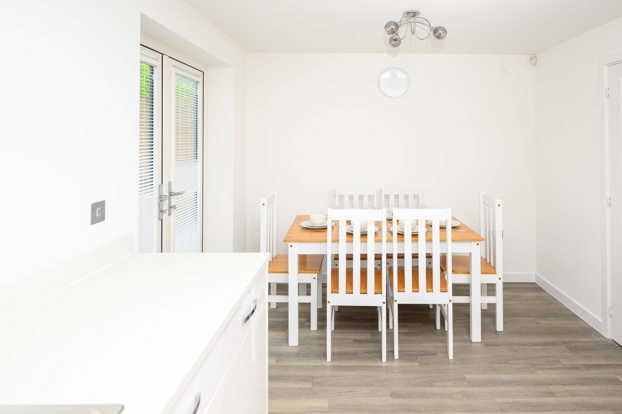 Luxury 5 Bedroom House With Parking Chatham  Exteriör bild