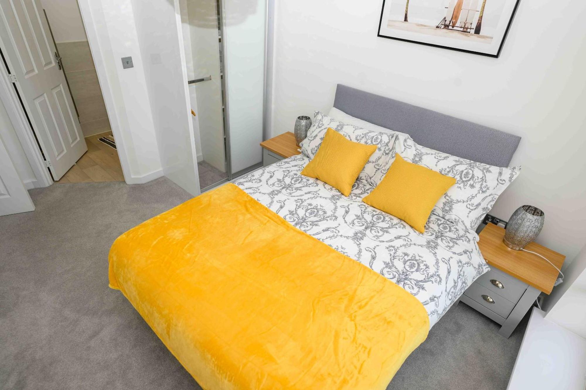 Luxury 5 Bedroom House With Parking Chatham  Exteriör bild